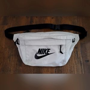 Nike Oversized Waist Bag